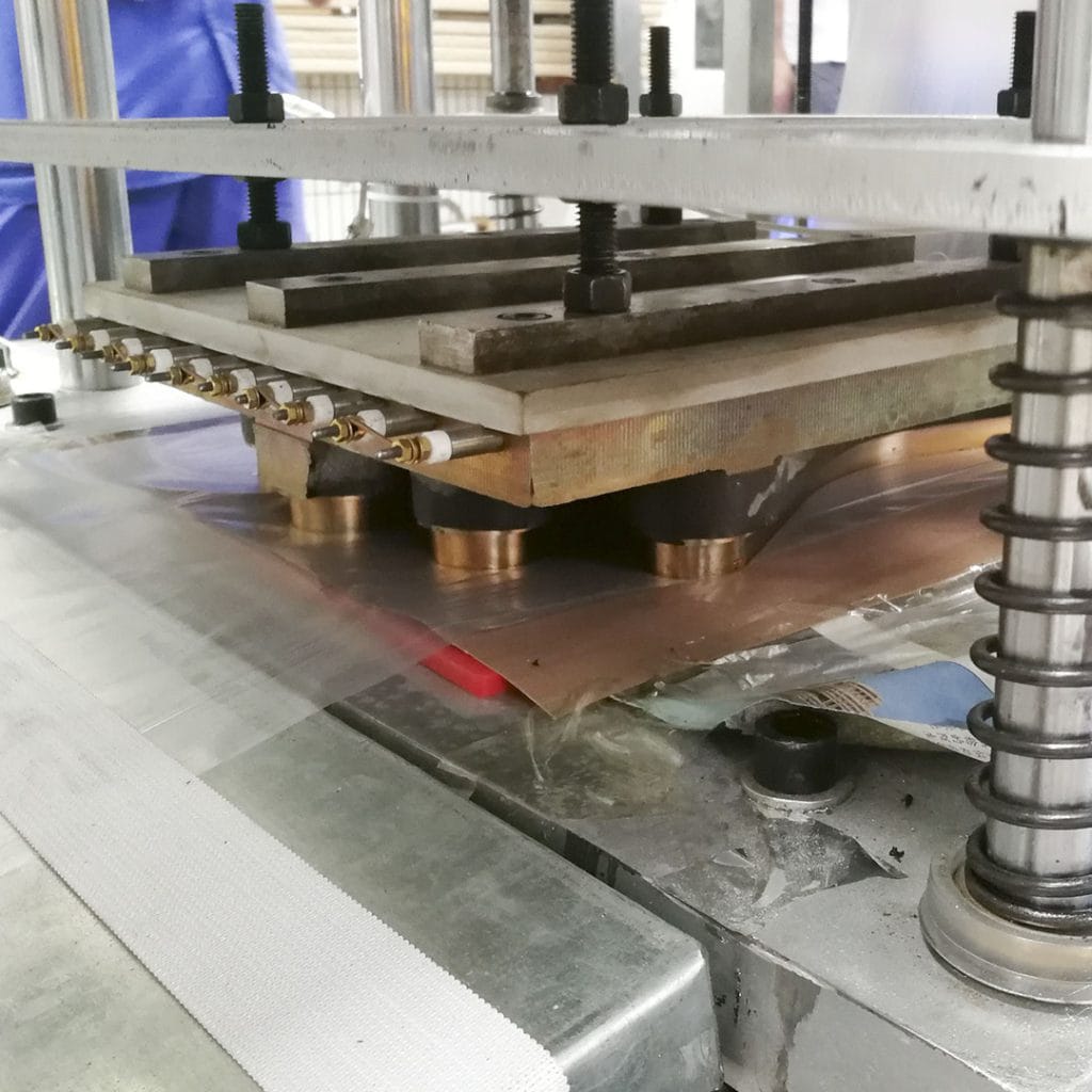 film-blowing-hdpe-tpe-plastic-bag-automatic-ultrasonic-plastic-gloves-cutting-machine-hand-make-gloves-making-machines-price5-0747587001623310409